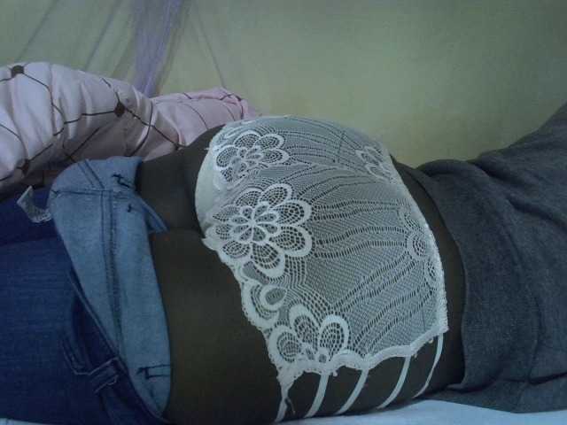Sexyhanish live cam on BongaCams
