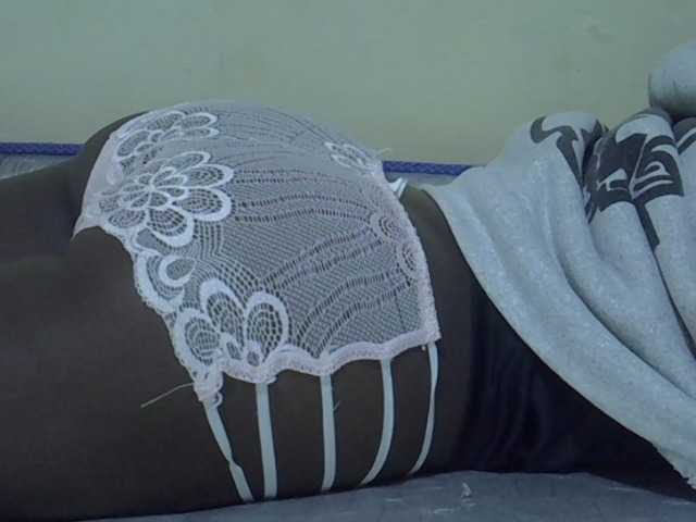 Sexyhanish live cam on BongaCams
