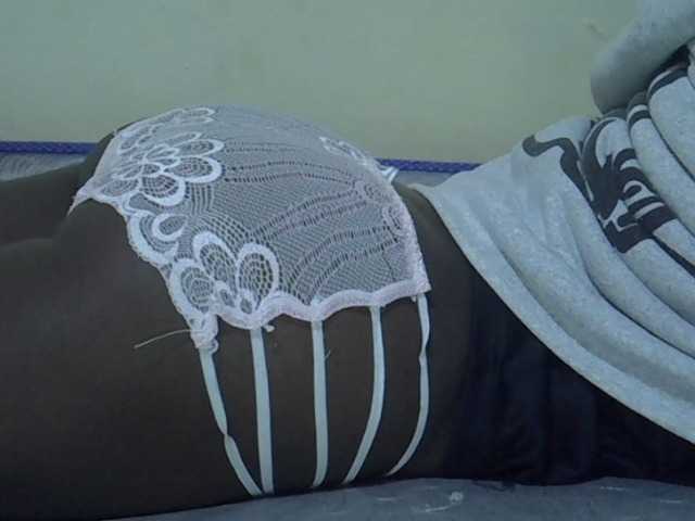 Sexyhanish live cam on BongaCams