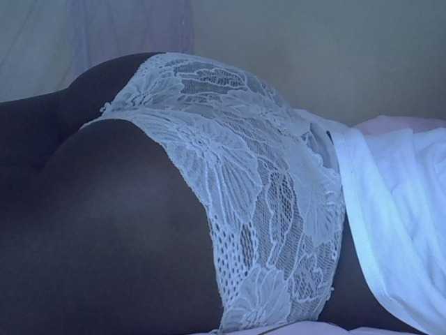 Sexyhanish live cam on BongaCams
