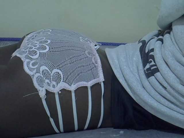 Sexyhanish live cam on BongaCams