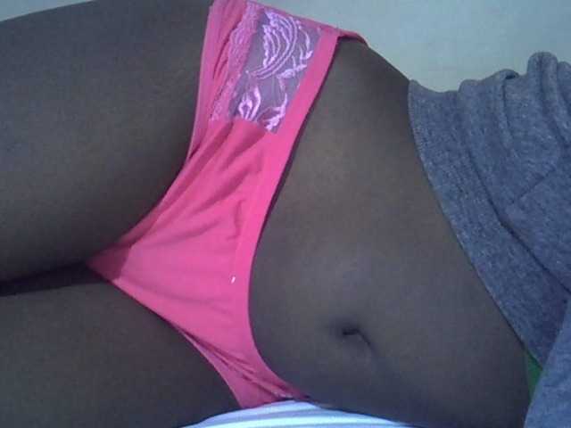 Sexyhanish live cam on BongaCams