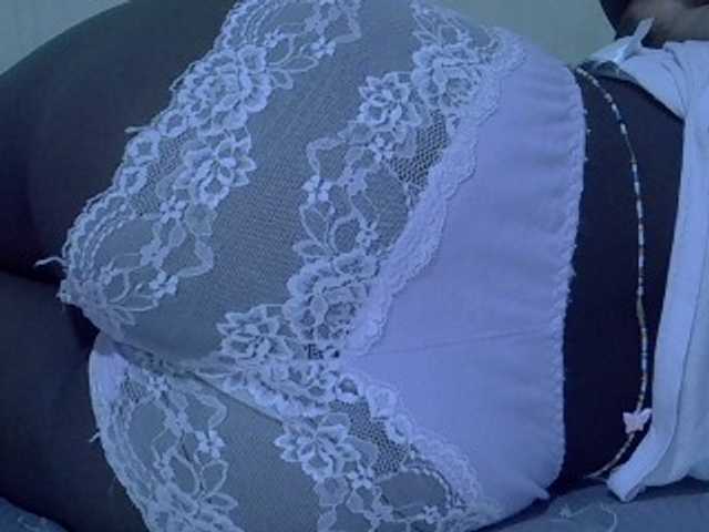 Sexyhanish live cam on BongaCams