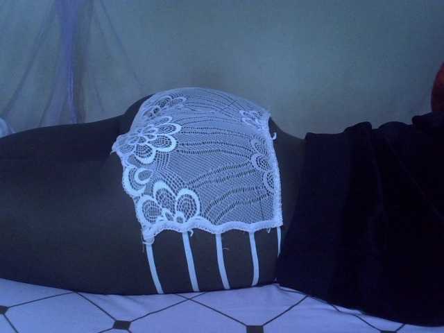 Sexyhanish live cam on BongaCams