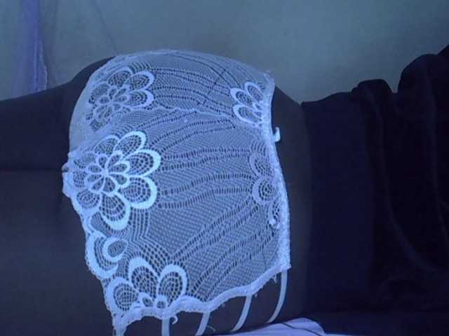 Sexyhanish live cam on BongaCams