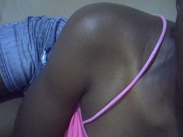Sexyhanish live cam on BongaCams
