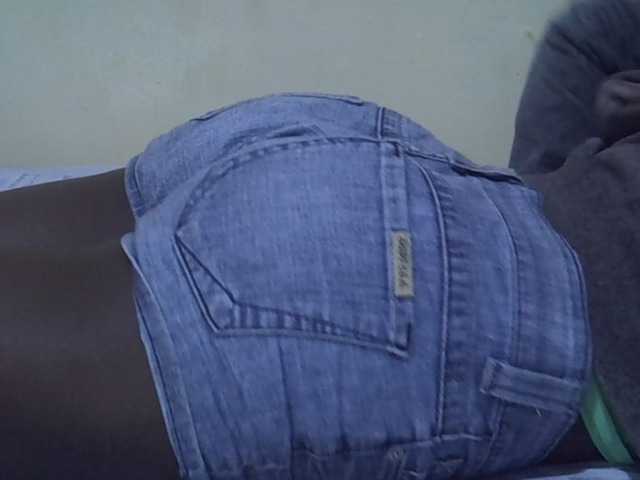 Sexyhanish live cam on BongaCams