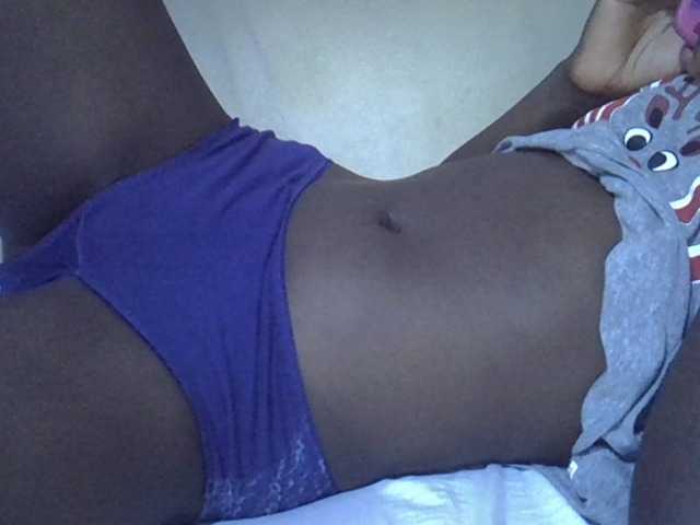 Sexyhanish live cam on BongaCams