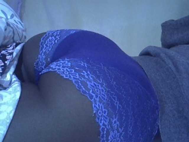 Sexyhanish live cam on BongaCams