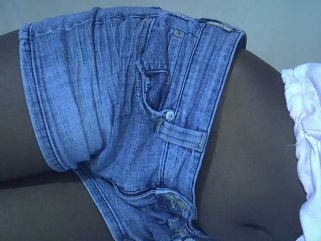 Sexyhanish live cam on BongaCams