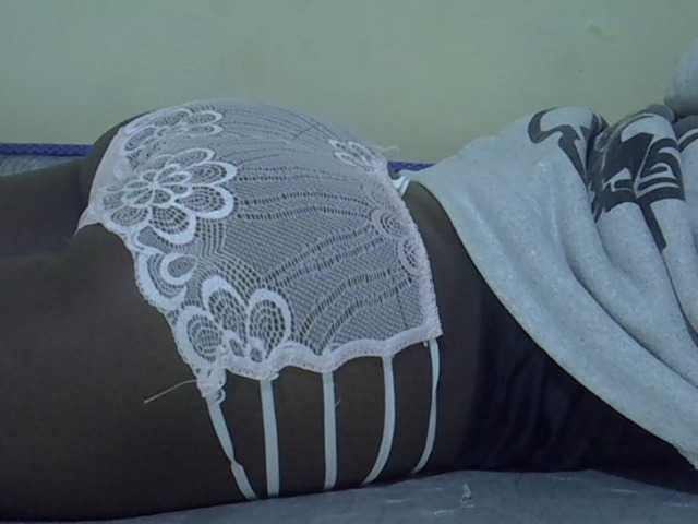 Sexyhanish live cam on BongaCams