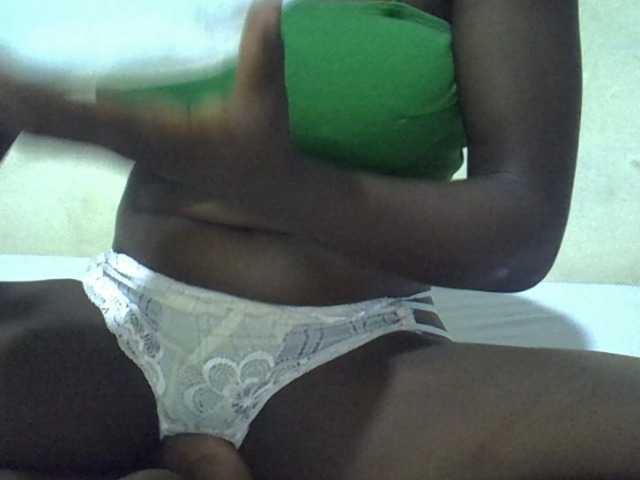 Sexyhanish live cam on BongaCams