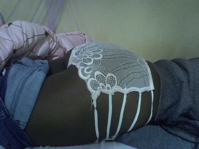 Sexyhanish live cam on BongaCams