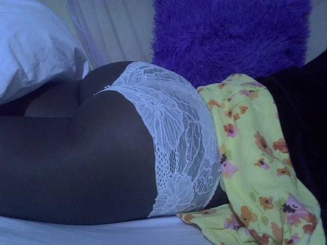 Sexyhanish live cam on BongaCams