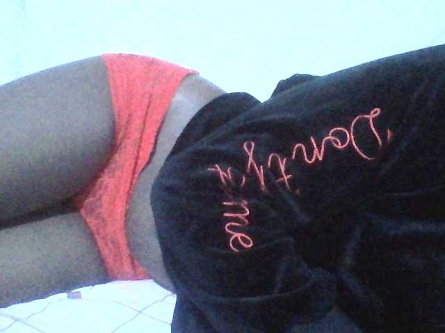 Sexyhanish live cam on BongaCams