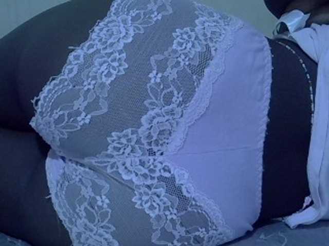 Sexyhanish live cam on BongaCams