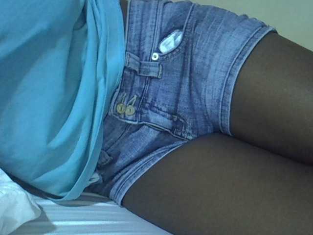 Sexyhanish live cam on BongaCams