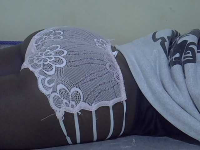 Sexyhanish live cam on BongaCams