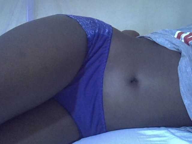 Sexyhanish live cam on BongaCams