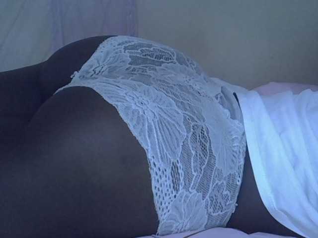 Sexyhanish live cam on BongaCams