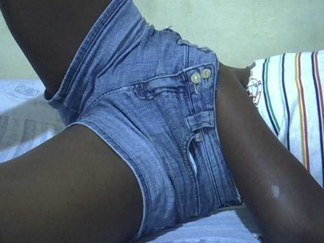Sexyhanish live cam on BongaCams