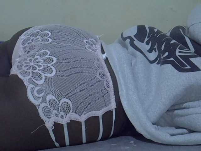 Sexyhanish live cam on BongaCams