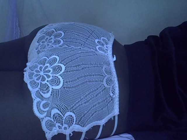 Sexyhanish live cam on BongaCams