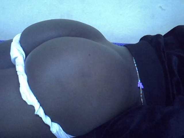 Sexyhanish live cam on BongaCams