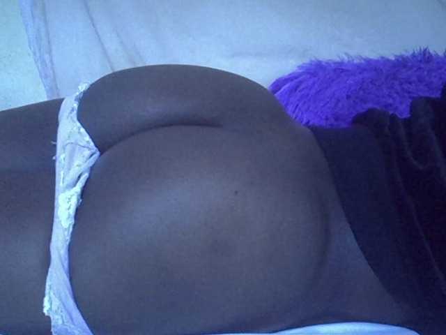 Sexyhanish live cam on BongaCams
