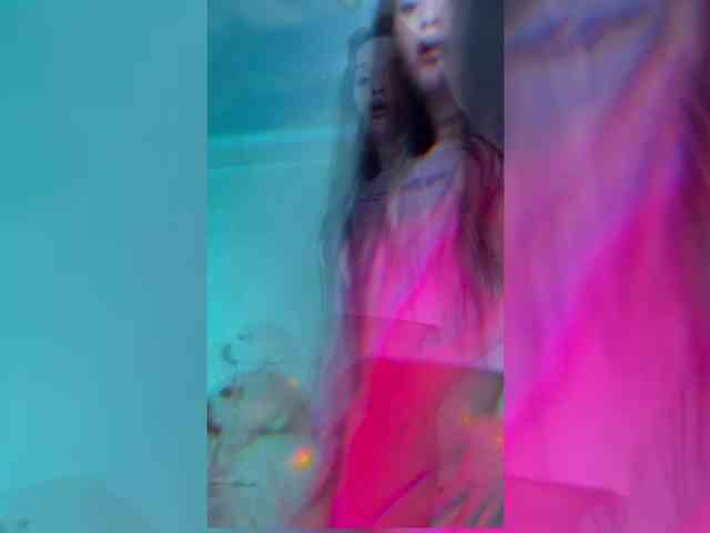 Kriss--me webcam