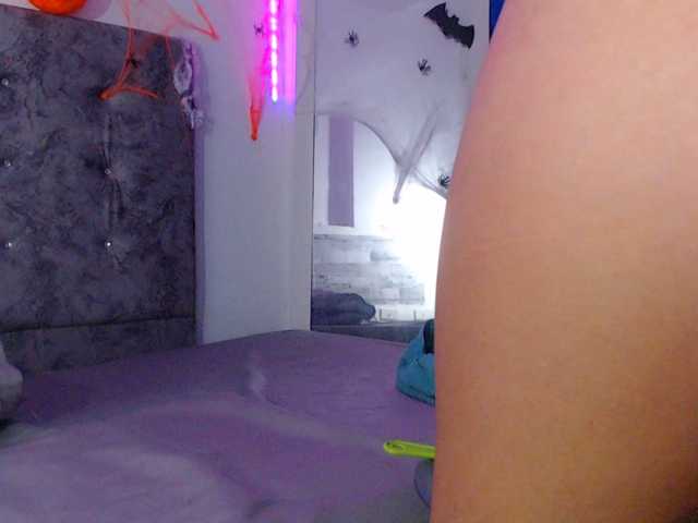 Pleassing-neighbor live cam on BongaCams