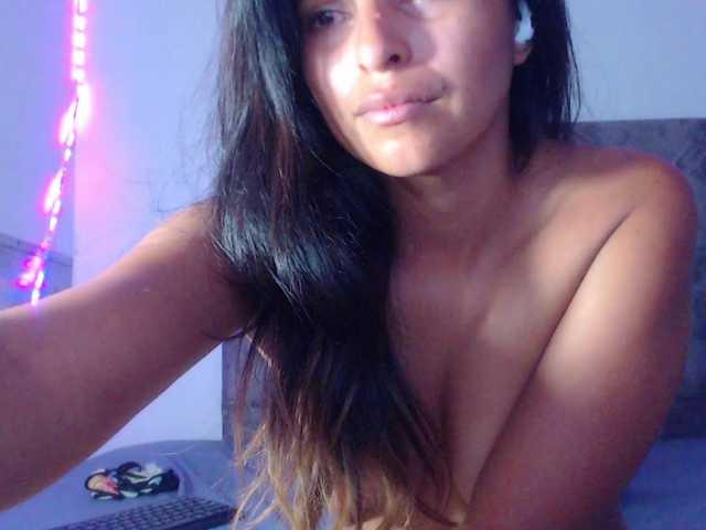 Pleassing-neighbor live cam on BongaCams