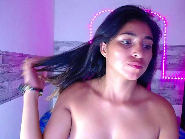 Pleassing-neighbor live cam on BongaCams