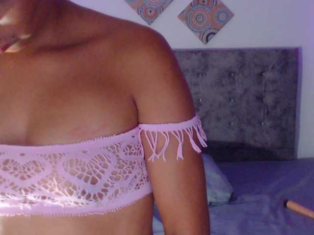 Pleassing-neighbor live cam on BongaCams