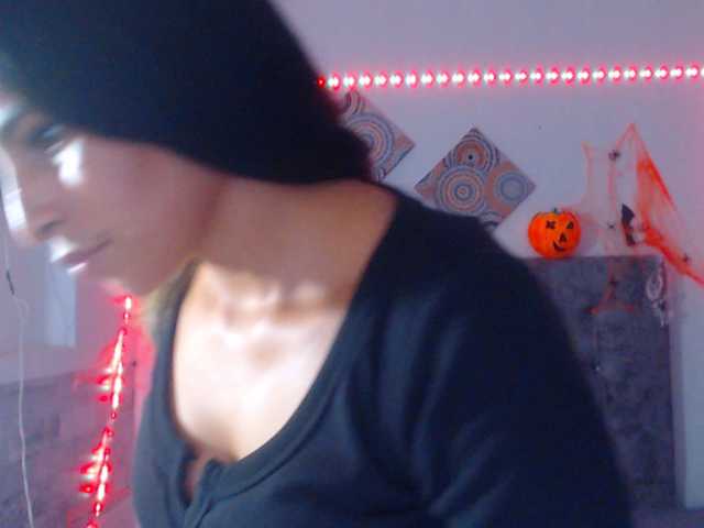 Pleassing-neighbor live cam on BongaCams