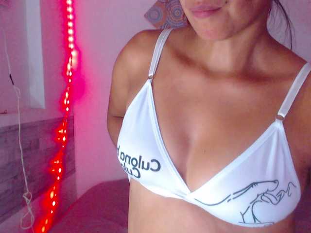 Pleassing-neighbor live cam preview