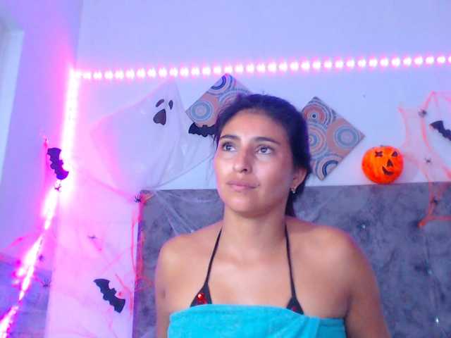 Pleassing-neighbor live cam on BongaCams