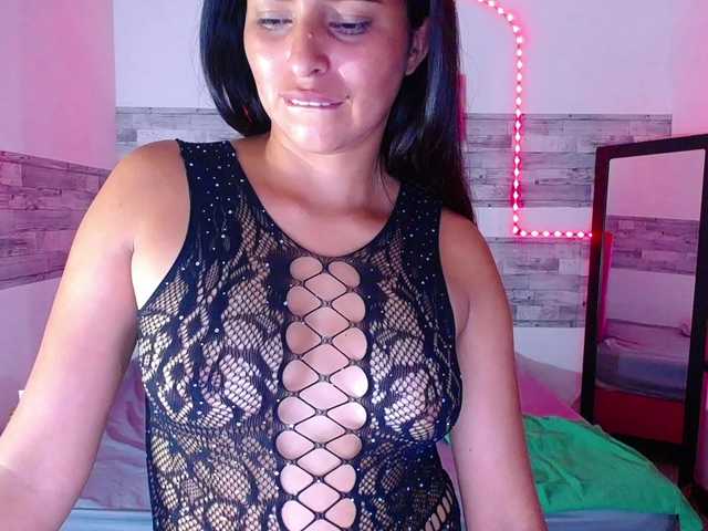 Pleassing-neighbor live cam on BongaCams