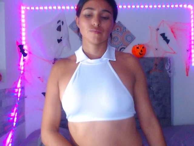 Pleassing-neighbor live cam on BongaCams