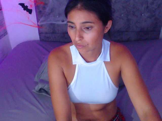 Pleassing-neighbor live cam on BongaCams