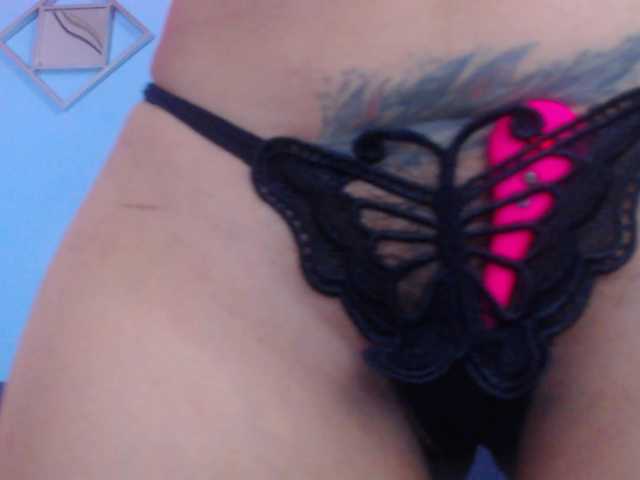 Pleassing-neighbor live cam on BongaCams