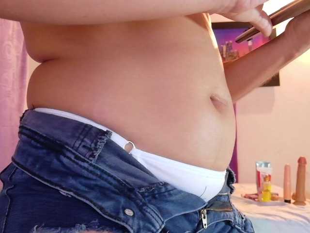 Pleassing-neighbor live cam on BongaCams