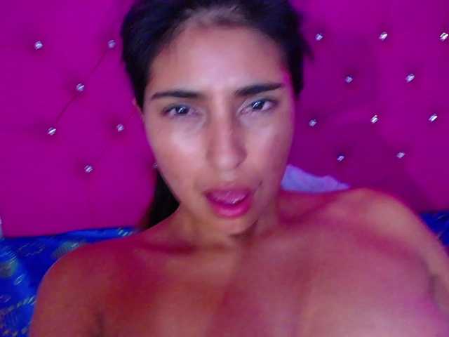 Pleassing-neighbor live cam on BongaCams