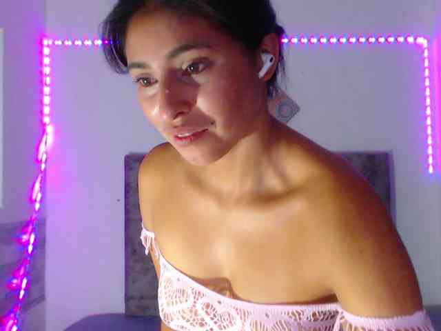 Pleassing-neighbor webcam