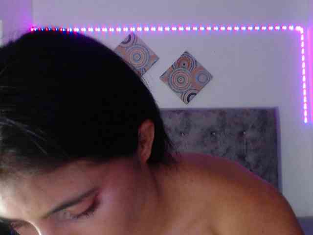 Pleassing-neighbor webcam