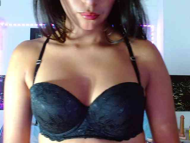 Pleassing-neighbor webcam