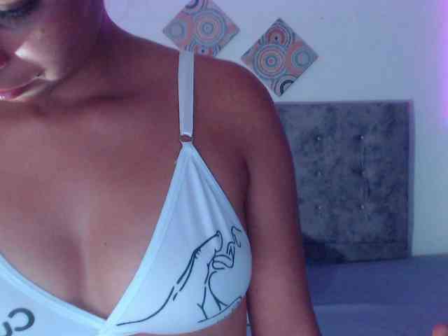 Pleassing-neighbor webcam