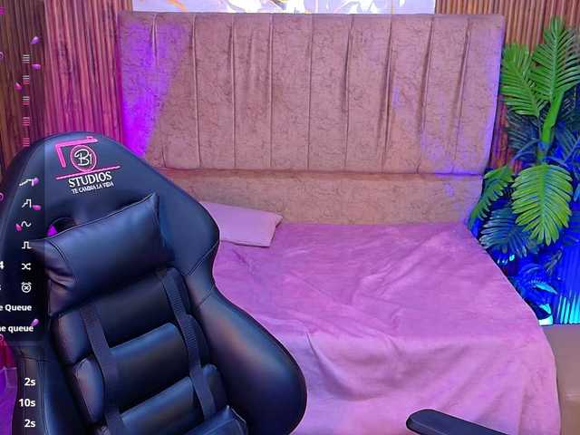 juanita-tay live cam on BongaCams