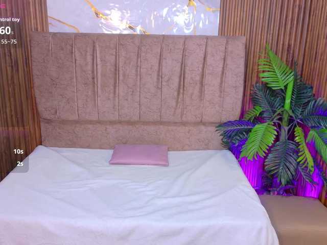 juanita-tay live webcam show