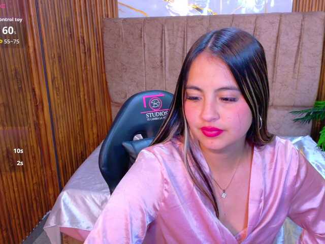 juanita-tay live webcam show